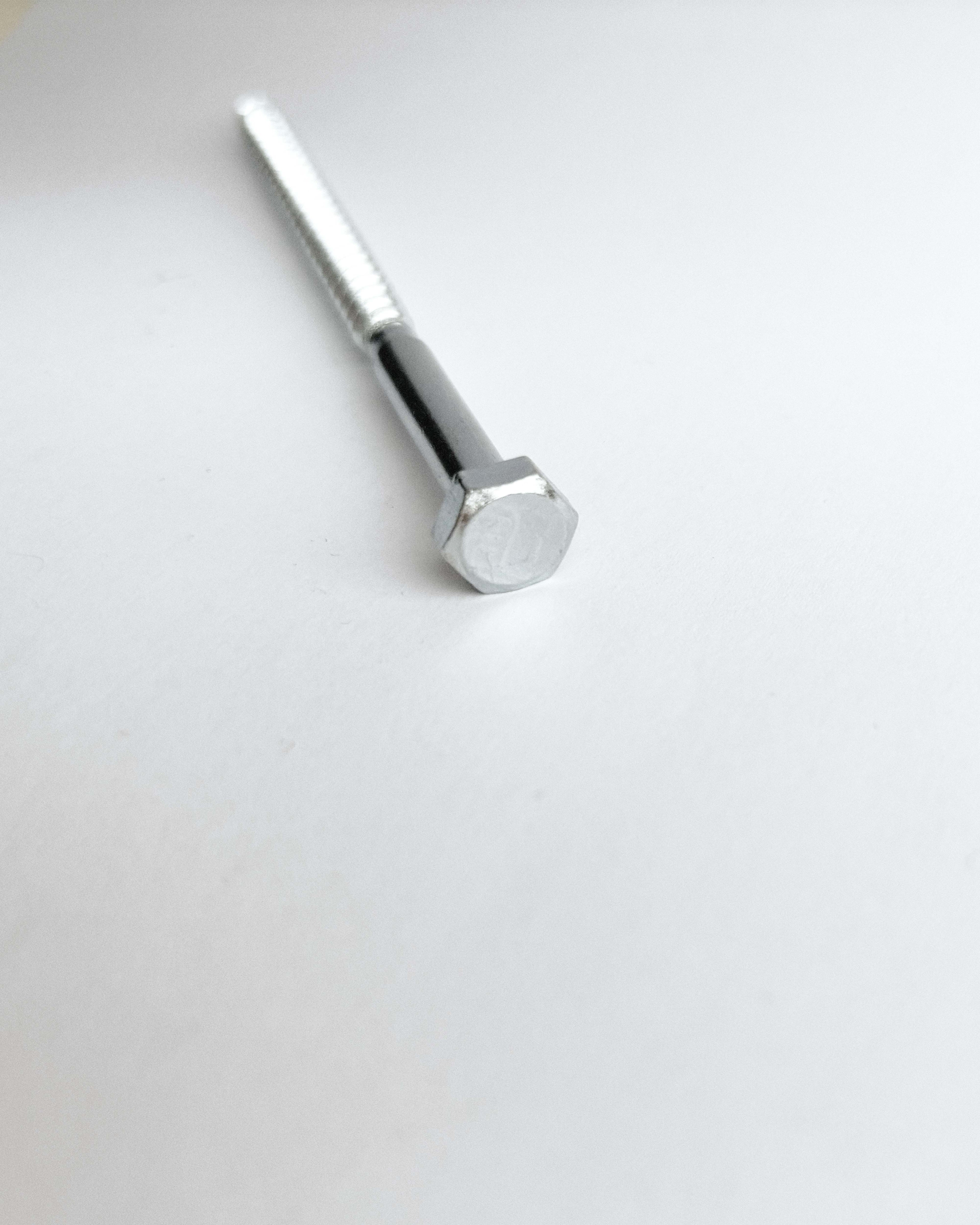 6 × vrut a 6 × hmoždinka pro polici Starter